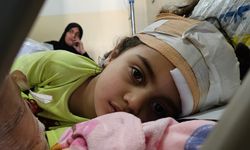 Gazzeli Mira, yaralarıyla hayata tutunmaya çalışıyor