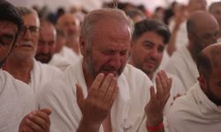 Arafat Vakfesi’nde Gazzeli mazlumlar için gözyaşlarıyla dua edildi