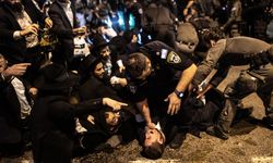 İsrail'de hahamlardan Haredilere askerlik yasası nedeniyle koalisyondan çekilin talimatı
