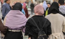 Yeşim Salkım'dan skandal sözler: Canlı yayında tesettürlü kadınlara hakaret etti