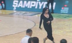 Fenerbahçe'nin şampiyonluk kutlamasına travesti şov damga vurdu!