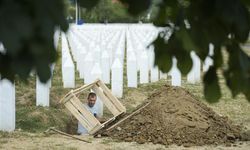 Srebrenitsa Soykırımı'nın 7 kurbanı bugün toprağa verilecek