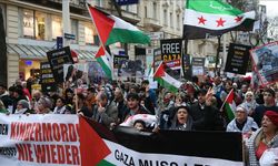 Avusturya Parlamentosu'nda, İsrail'in Gazze'deki soykırımına sessiz kalınması protesto edildi