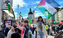 Girit'e gelen İsrailli turistler, İsrail saldırılarının protesto edildiği eylemle karşılandı