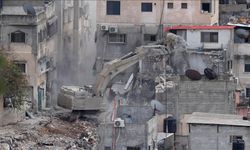 İsrail, Tulkerim Kampı'nda Filistinlilere ait evleri yıkmaya devam ediyor
