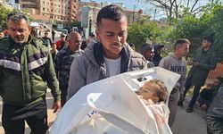 UNRWA: İsrail Gazze'de 7 Ekim 2023'ten beri her gün bir sınıf dolusu çocuğu şehit etti