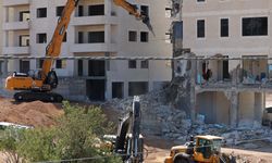 İsrail, Batı Şeria'da sanayi tesisi ile bir binayı yıktı
