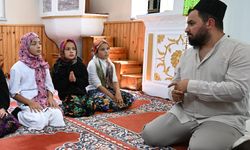 Camide Kur'an'ı, sahada ise çevre bilinci öğreniyorlar