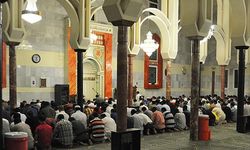 Katolik Kilisesi, Müslümanlara verilen yasağa tepki gösterdi