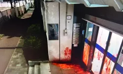 İsrail'in Lahey Büyükelçiliği'ne boya atıldı