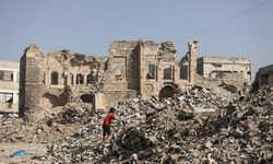 Gazze'nin 1400 yıllık simgesi Büyük Ömeri Camisi yıkıldı