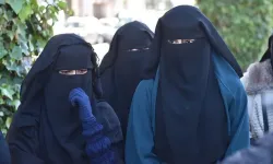 Kırgızistan'da peçe yasağı: Laik yönetimden sert tedbir!