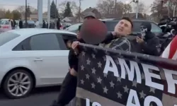 Kur'an'a domuz eti süren Jake Lang, dayak yedi