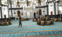 Suriye Ordusu'nda askerlere Kur'an hafızlığı zammı!