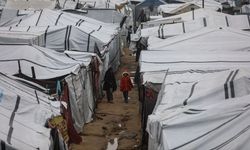 Gazze’de şiddetli fırtına sonrası çöken binalar can aldı