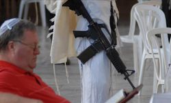 İsrail’de 10 bin "sivil" evinde teçhizatlı silah depolayacak