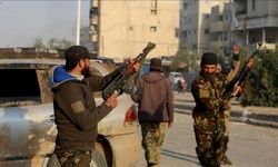 Esed kalıntıları, Suriye'deki gruplara para aktarıyor