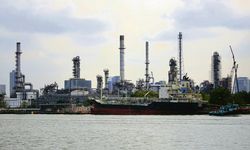 Enerji hattında alarm: Petrol devleri Hürmüz'den çekiliyor