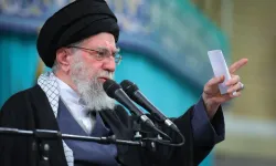 İsrail: Hamaney sığınakta vuruldu; İran: Sağlığı yerinde