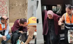 Kahire'de eski Atom Enerjisi Kurumu çalışanı evsizler arasında