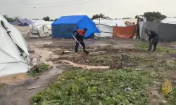 Sağanak yağış vurdu: Gazze kamplarında barınma krizi