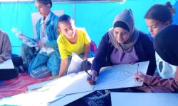 Gazze'deki çadır kentlerde fırçalarla yeşeren umutlar