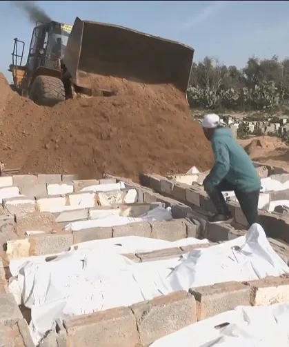 İsrail 53 Filistinli şehidin naaşını teslim etti