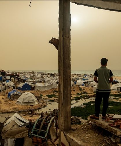 Toz fırtınası Gazze'li sığınmacıların dramını artırıyor