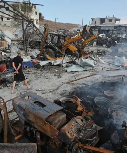 Beyrut'ta sivil bina vuruldu: 29 bin sığınmacı