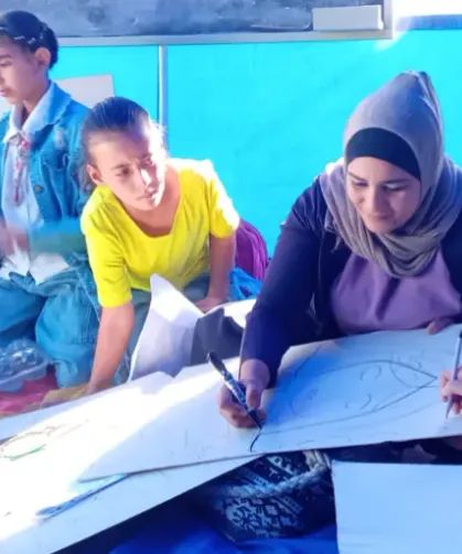 Gazze'deki çadır kentlerde fırçalarla yeşeren umutlar