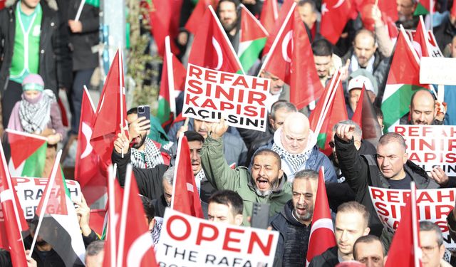 Faşistler ve rektörlük, Ankara Genç İHH'nın Filistin eylemini engelledi