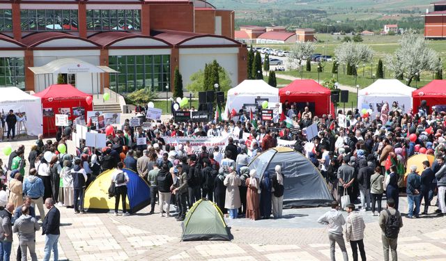 Kastamonu Üniversitesi öğrencileri İsrail'in saldırılarına karşı yürüdü