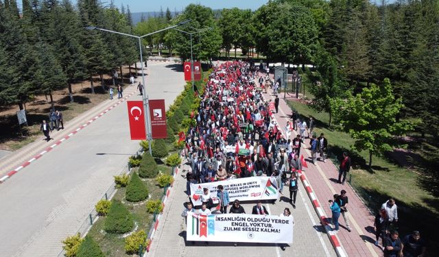 Bilecik'te üniversite öğrencileri Filistin için yürüdü