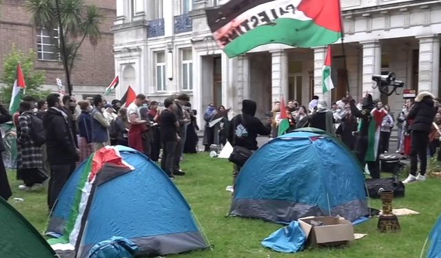 İngiltere'deki Filistin gösterilerine Queen Mary Üniversitesi öğrencileri de katıldı