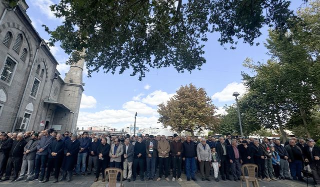 Yahya Sinvar için Kayseri'de gıyabi cenaze namazı kılındı