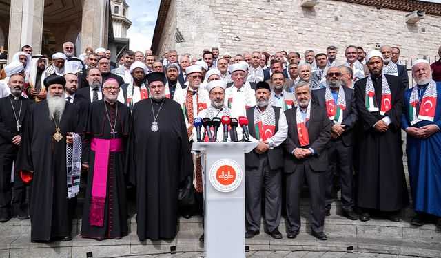 Diyanet İşleri Başkanı Erbaş, din adamları ile "Barışa çağrı" açıklaması yaptı