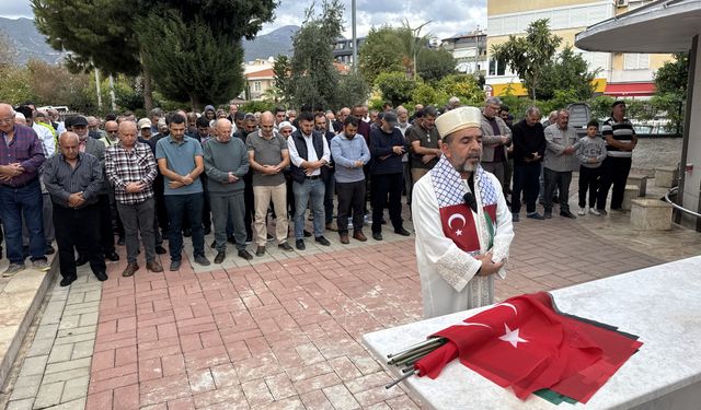 Alanya'da, İsrail saldırılarında şehit olanlar için gıyabi cenaze namazı kılındı