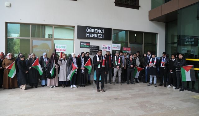 Bursa'da üniversite öğrencileri İsrail'in Gazze'ye yönelik saldırılarını protesto etti