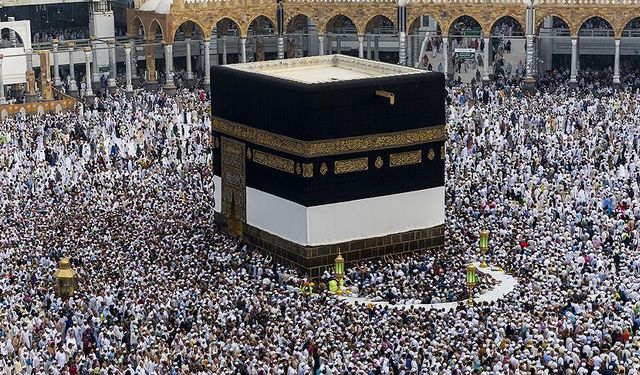 1.8 milyon Müslüman Mekke'ye akın ediyor: 9 maddede Hac nedir?