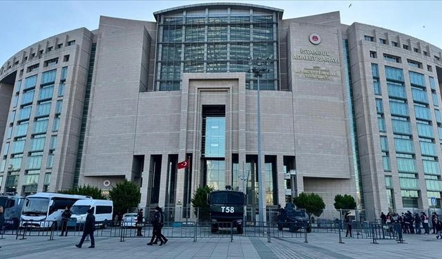 Ekrem İmamoğlu kamu görevlisine hakaret suçundan hakkında başlatılan soruşturmada ifade verdi