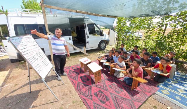Amasya'da mevsimlik tarım işçilerinin çocukları için Çadır Kur'an Kursu açıldı