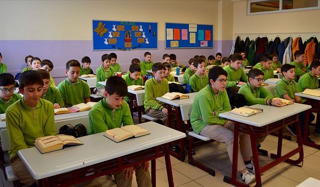 İmam Hatip okullarının başarılarına yönelik karalama kampanyaları gerçeği yansıtmıyor