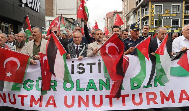 Nevşehir'de Sumud Filosu'na destek yürüyüşü düzenlendi