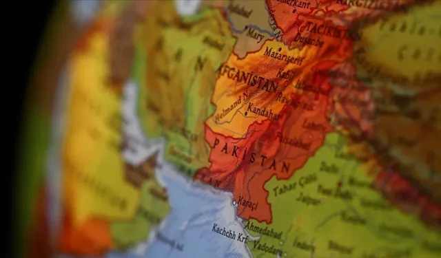 İstanbul zirvesi: Afganistan ve Pakistan görüşmeleri uzattı