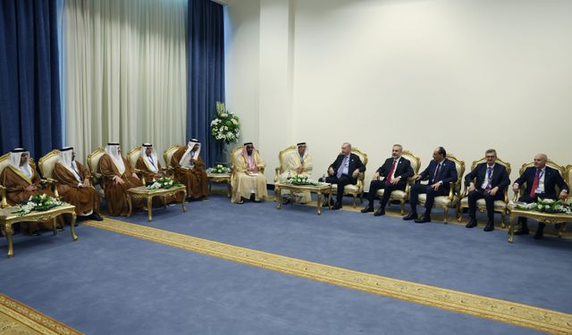 Erdoğan, Şarm eş-Şeyh’te ikili görüşmelere başladı