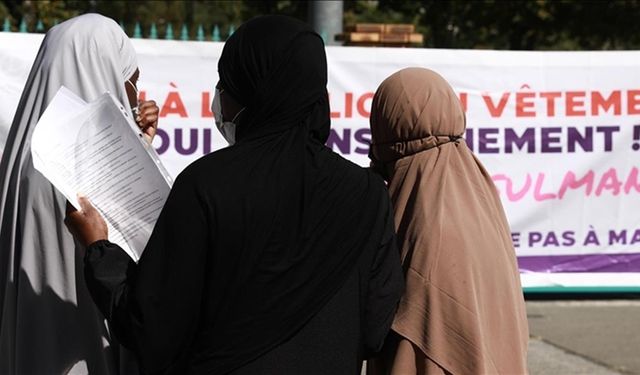 Kosova Yüksek Mahkemesi okullarda başörtüsünü yasakladı!