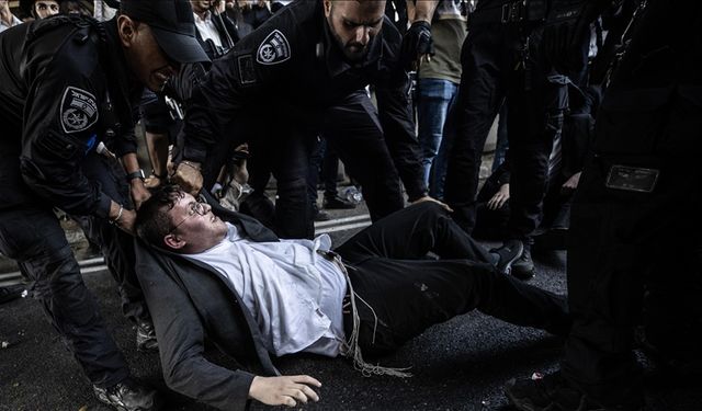 Harediler, zorunlu askerliği protesto ediyor!