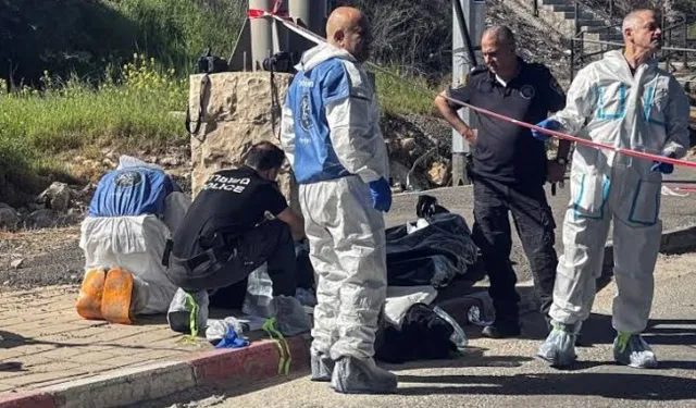 Batı Şeria'da bıçaklı operasyon: İki İsrail askeri yaralandı