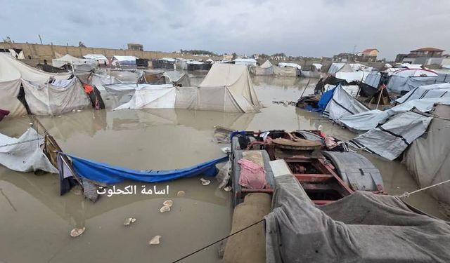 Gazze’de kış felaketi: 27 bin çadır yok oldu