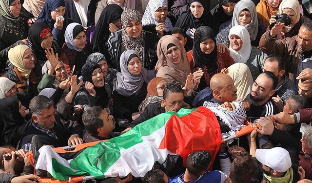 İsrail askerini ezen 16 yaşındaki Filistinli şehit edildi!